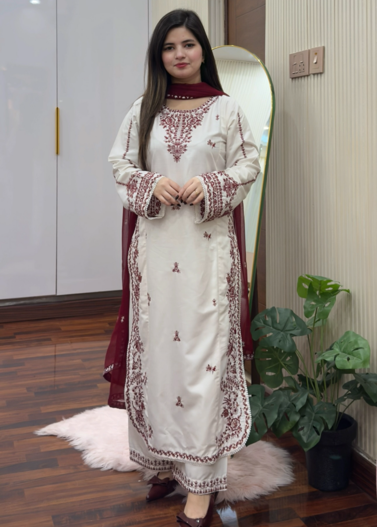 Snow embroidered 3-piece festive suit by Tehzeeb Libas (view 3)