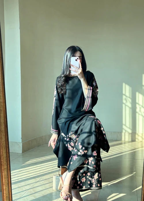 Zarbeen 2-piece festive suit by Tehzeeb Libas (view 3)