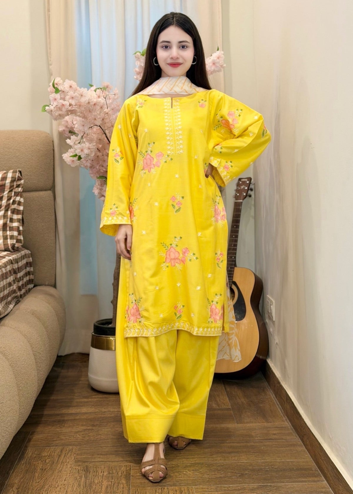 Gulposh stitched eastern suit by Tehzeeb Libas (view 4)